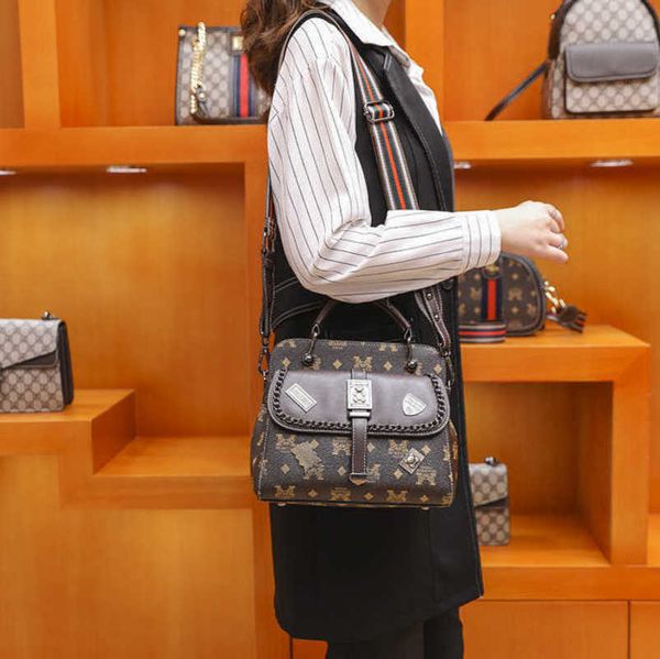 factory direct sales women's new 2023 autumn/winter fashion crossbody handbag popular on the internet and versatile bag tide small desi
factory direct sales women's new 2023 autumn/winter fashion crossbody handbag popular on the internet and versatile bag tide small desi