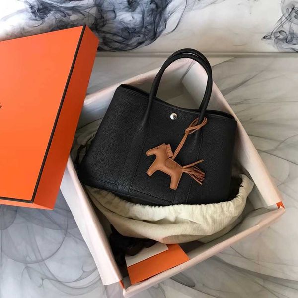 highest quality classic garden party tote bag new cowhide 2023 garden bag on the first floor hand sewn leisure commuting tote fashion versat
highest quality classic garden party tote bag new cowhide 2023 garden bag on the first floor hand sewn leisure commuting tote fashion versat