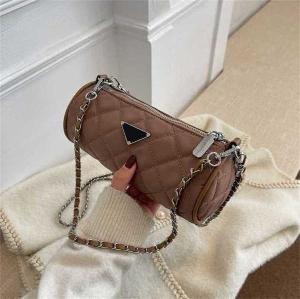 2023 new luxury bags style and cylinder simple rhombic lattice embroidery thread shoulder messenger chain
2023 new luxury bags style and cylinder simple rhombic lattice embroidery thread shoulder messenger chain