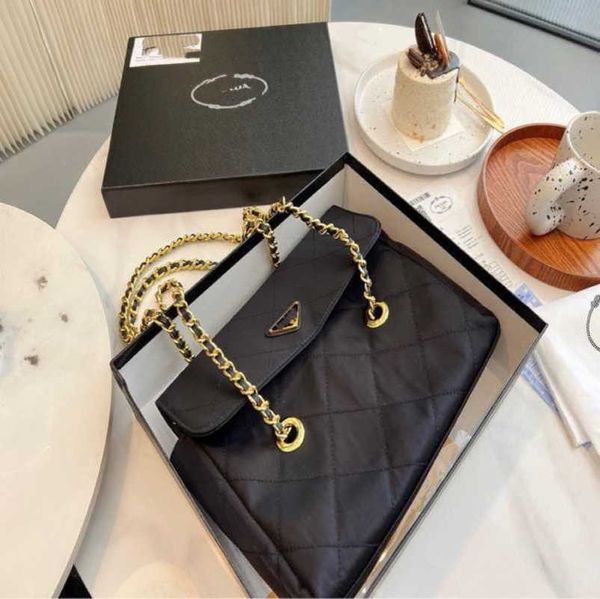 2023 factory direct sales women's handbag parachute underarm tote shopping bag
2023 factory direct sales women's handbag parachute underarm tote shopping bag