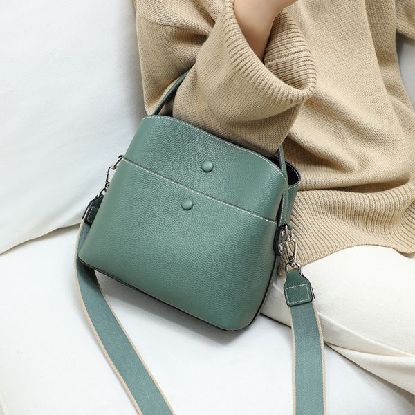 designer bag wholesale of genuine leather bags, new trendy and fashionable bucket bags versatile handbags 2023 summer crossbody women's
designer bag wholesale of genuine leather bags, new trendy and fashionable bucket bags versatile handbags 2023 summer crossbody women's