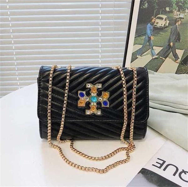 messenger lingge chain fashionable style armpit small square female 
messenger lingge chain fashionable style armpit small square female