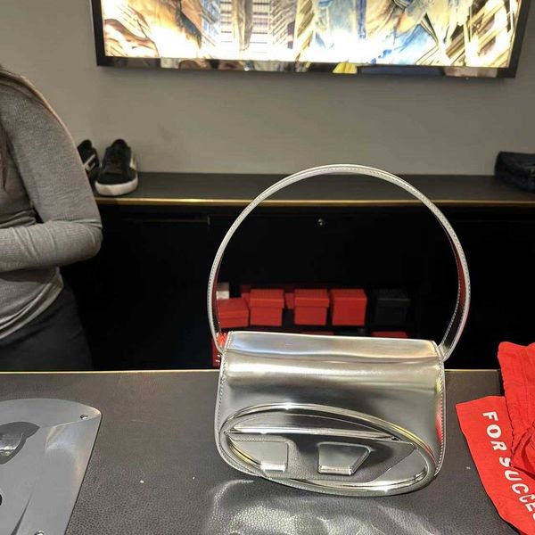 design designer small diesels fire d bag super new underarm single shoulder oblique straddle handbag b8f1
design designer small diesels fire d bag super new underarm single shoulder oblique straddle handbag b8f1