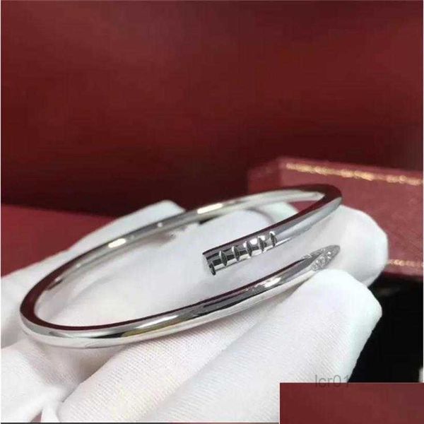 bangle fashion gold sier black steel nail bracelet inlay diamond screw cuff bracelets women men love jewelry gift 16 19264i dh9q5
bangle fashion gold sier black steel nail bracelet inlay diamond screw cuff bracelets women men love jewelry gift 16 19264i dh9q5