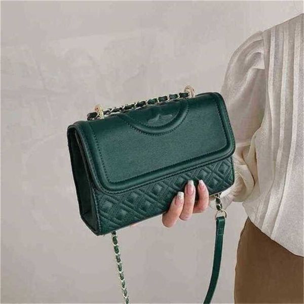 2023 new luxury bags trend texture korean square urban simple portable leisure women
2023 new luxury bags trend texture korean square urban simple portable leisure women