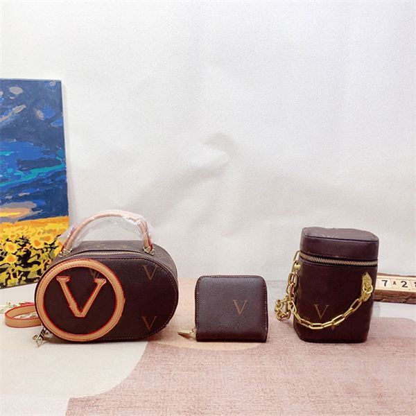 designer bag 2023 women's shoulder bag shopping bag scarf diagonal cross bag cigarette box bag wallet fashion flip clasp bag handle
designer bag 2023 women's shoulder bag shopping bag scarf diagonal cross bag cigarette box bag wallet fashion flip clasp bag handle