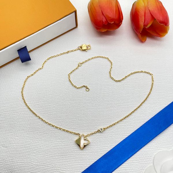 new design pearl pendant designer necklace for women 18k gold plated chain luxury v necklaces gold chain elegant jewelry accessories, Silver
new design pearl pendant designer necklace for women 18k gold plated chain luxury v necklaces gold chain elegant jewelry accessories, Silver