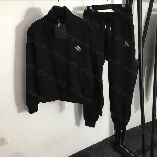 23ss womens designer clothing casual suit women pants sets logo embossed standing collar long sleeve zipper coat elastic waist casual pants, White
23ss womens designer clothing casual suit women pants sets logo embossed standing collar long sleeve zipper coat elastic waist casual pants, White