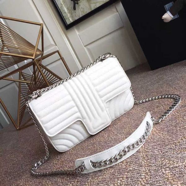 2023 factory direct sales new praga saddle women's bag can be delivered with one shoulder and cross body garden leather without trace 
2023 factory direct sales new praga saddle women's bag can be delivered with one shoulder and cross body garden leather without trace