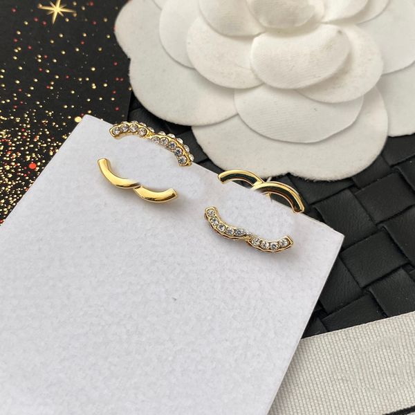 18k gold plated designers brand earrings letter ear stud brass copper crystal geometric earring for wedding party jewerlry accessories, Golden;silver
18k gold plated designers brand earrings letter ear stud brass copper crystal geometric earring for wedding party jewerlry accessories, Golden;silver