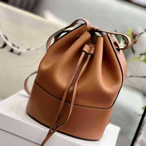 fd shoulder bags leather balloon bucket bags women designers handbags shoppers tote designer classic crossbody fashion practical wallet 0418
fd shoulder bags leather balloon bucket bags women designers handbags shoppers tote designer classic crossbody fashion practical wallet 0418