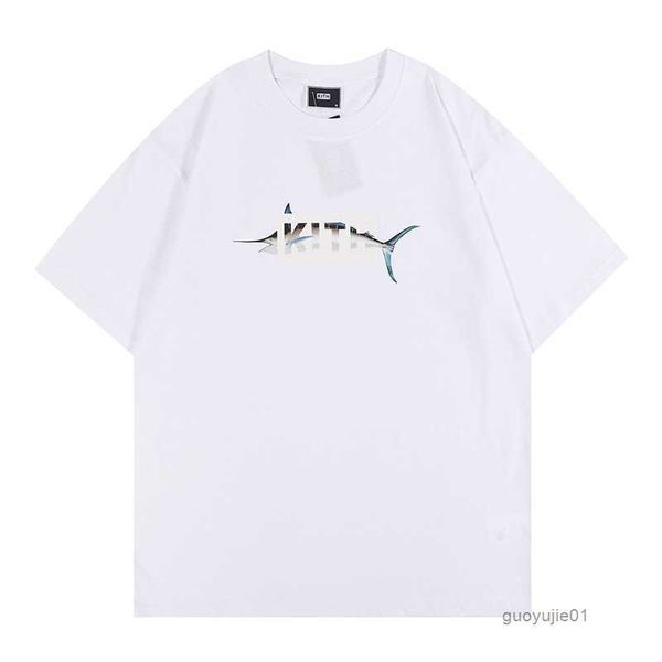 2023 designer kith men's t-shirts the new yorker skyline newsstand rabbit paper cutting printed round neck cotton loose casual t-shirt, White;black
2023 designer kith men's t-shirts the new yorker skyline newsstand rabbit paper cutting printed round neck cotton loose casual t-shirt, White;black