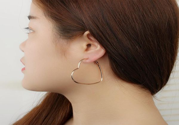 european and american fashion ol big circle heartshaped peach heart love earrings metal plating jewelry girls whole5993113, Golden;silver
european and american fashion ol big circle heartshaped peach heart love earrings metal plating jewelry girls whole5993113, Golden;silver