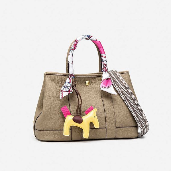 classic garden party tote bag women's new bags garden bag single shoulder cross-body bucket large capacity wide strap portable 2mfba
classic garden party tote bag women's new bags garden bag single shoulder cross-body bucket large capacity wide strap portable 2mfba