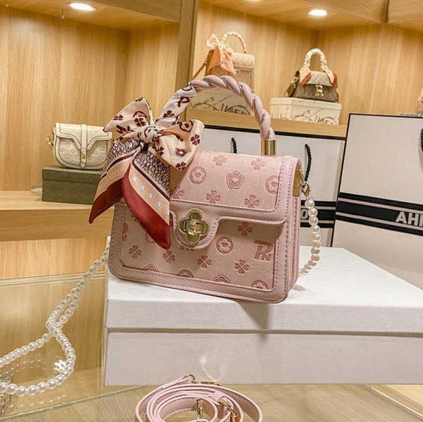 luxury factory direct sales 2023 spring new live broadcast good style and high end embossed pink small square handheld one shoulder crossbod
luxury factory direct sales 2023 spring new live broadcast good style and high end embossed pink small square handheld one shoulder crossbod