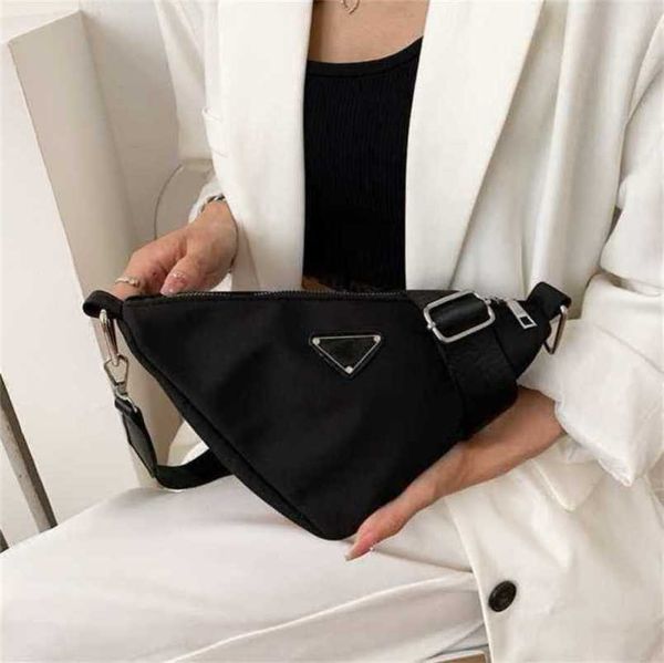 2023 new luxury bags spring and triangle red packet leisure trend niche shoulder messenger female
2023 new luxury bags spring and triangle red packet leisure trend niche shoulder messenger female