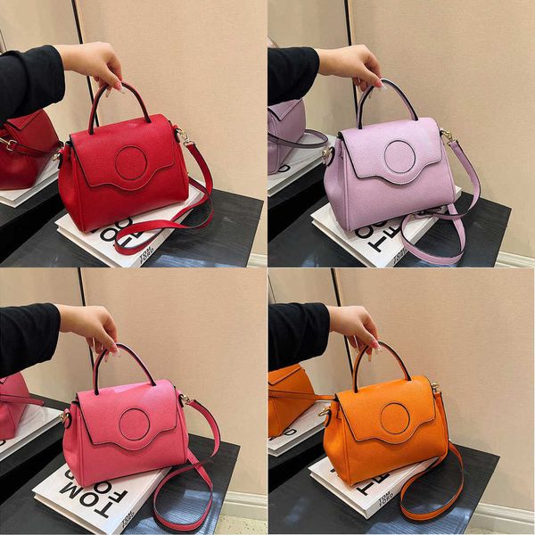 vers designer evening bags women buckle solid color handbag trend versatile thick chain single shoulder diagonal bag 220725/230715
vers designer evening bags women buckle solid color handbag trend versatile thick chain single shoulder diagonal bag 220725/230715