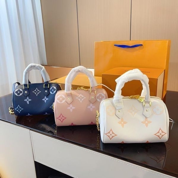 new high-end cross body handbag with fashionable one shoulder bag for women
new high-end cross body handbag with fashionable one shoulder bag for women