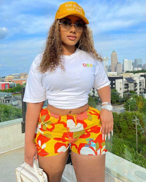 designer womens tracksuits summer sports outfits ladies two piece flower shorts set letter printed short sleeve t shirt and shorts jogging s, Gray
designer womens tracksuits summer sports outfits ladies two piece flower shorts set letter printed short sleeve t shirt and shorts jogging s, Gray