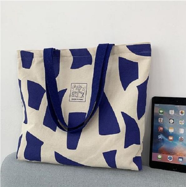 canvas bag women's single shoulder class college student loading book ins korean style with zipper artistic design sense of hand canvas
canvas bag women's single shoulder class college student loading book ins korean style with zipper artistic design sense of hand canvas