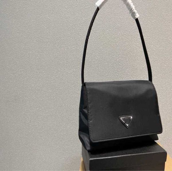 luxury factory direct sales 2023 new family women's underarm handbag hobo collapsible shoulder bag
luxury factory direct sales 2023 new family women's underarm handbag hobo collapsible shoulder bag