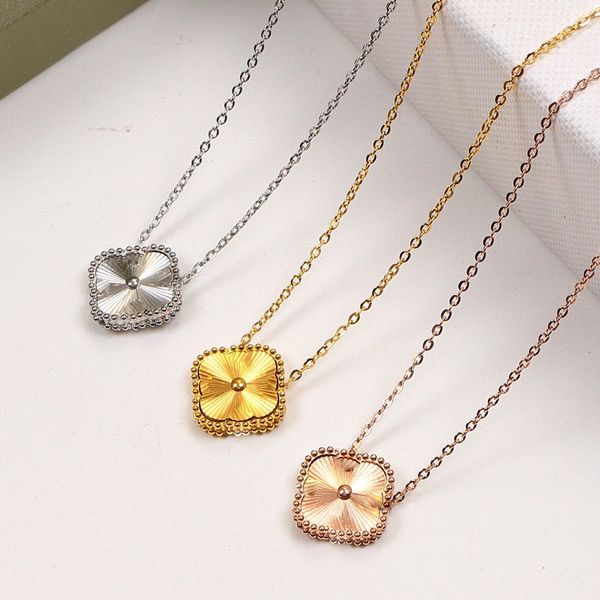 luxury clover necklace carved flowers gold rose gold and silver classic designer jewelry designer necklace for women 316l titanium steel, Golden;silver
luxury clover necklace carved flowers gold rose gold and silver classic designer jewelry designer necklace for women 316l titanium steel, Golden;silver