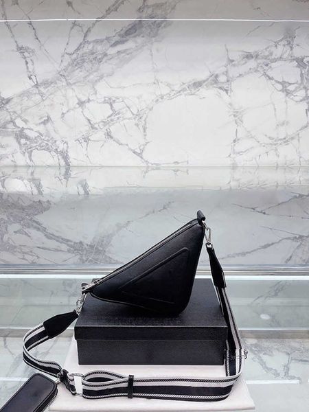 bag leather large triangle triangle bag triangle purse luxury goods for men and women designer zipper shoulder bag messenger bag for men and, Red;black
bag leather large triangle triangle bag triangle purse luxury goods for men and women designer zipper shoulder bag messenger bag for men and, Red;black