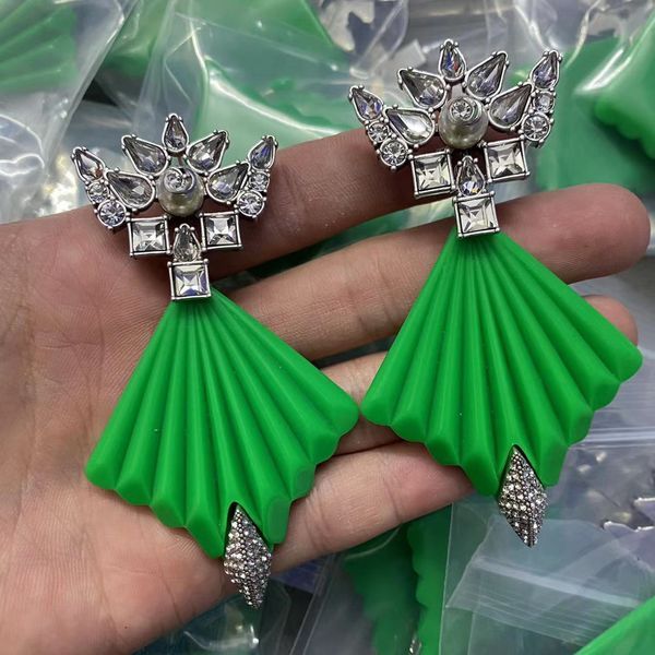 autumn winter exquisite black & green enamel fan-shaped resin earrings cross diamond earring brass material diamond valentine's day chr, Silver
autumn winter exquisite black & green enamel fan-shaped resin earrings cross diamond earring brass material diamond valentine's day chr, Silver