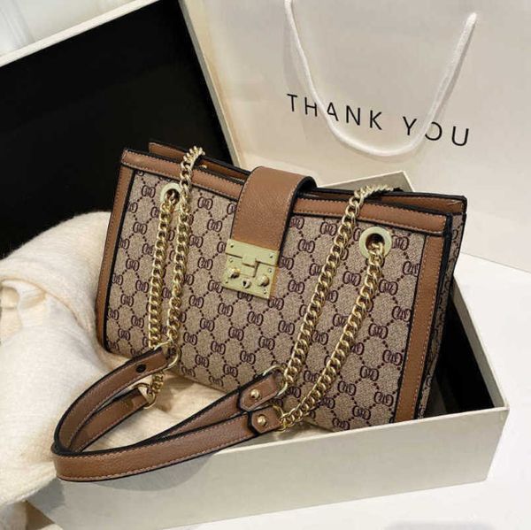 luxury factory direct sales 2023 spring new live good style trendy fashion tote large capacity handheld one shoulder women's bag
luxury factory direct sales 2023 spring new live good style trendy fashion tote large capacity handheld one shoulder women's bag