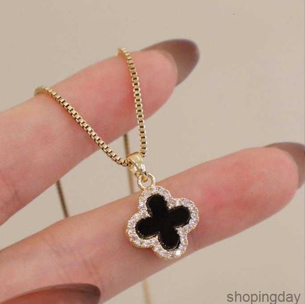 18k gold van-clef arpes plated necklaces luxury designer two-sided four-leaf necklace fashional pendant necklace wedding party jewelry no bo, Silver
18k gold van-clef arpes plated necklaces luxury designer two-sided four-leaf necklace fashional pendant necklace wedding party jewelry no bo, Silver