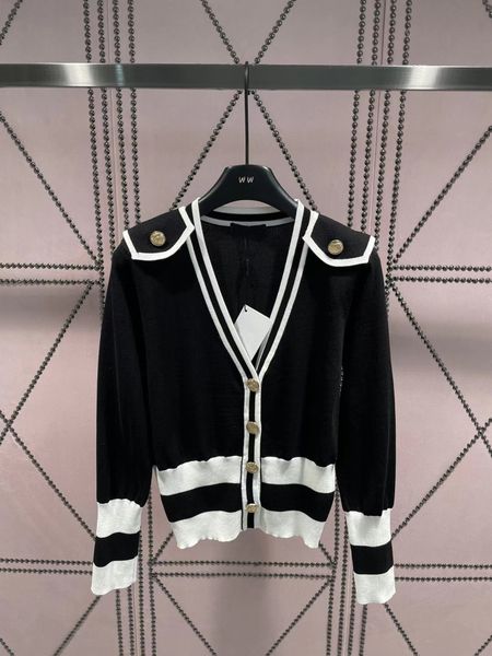 designer cardigan fashion luxury brand sweater long sleeve high street clothes pearl letter printed clothing ladies outdoor wear thick stree, White;black
designer cardigan fashion luxury brand sweater long sleeve high street clothes pearl letter printed clothing ladies outdoor wear thick stree, White;black