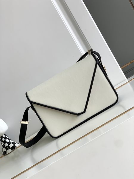 2023 luxury women handbag crossbody shoulder bags hardware buckle handbag ladies messenger bag purses envelope package
2023 luxury women handbag crossbody shoulder bags hardware buckle handbag ladies messenger bag purses envelope package