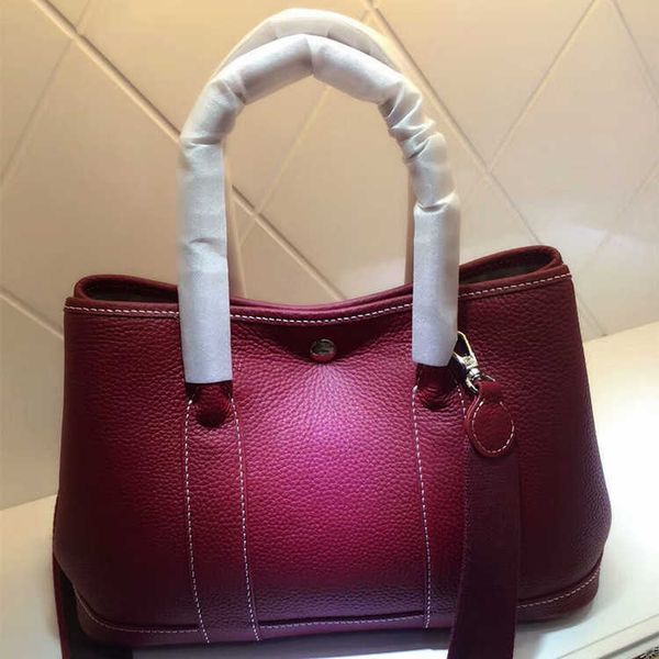 classic garden party tote bag 2023 new genuine leather women's litchi pattern head layer cowhide fashion handheld for womenapwc
classic garden party tote bag 2023 new genuine leather women's litchi pattern head layer cowhide fashion handheld for womenapwc