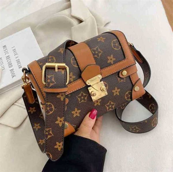 2023 new luxury bags red and printed shoulder mini style messenger small square