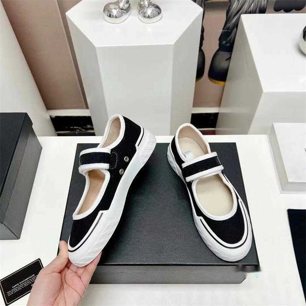 2023 spring summer canvas leisure series color letters canvas casual shoes for woman, Black
2023 spring summer canvas leisure series color letters canvas casual shoes for woman, Black