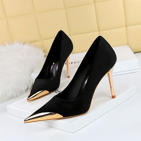9318-1 european and american style banquet fashion light luxury high heel shoes thin heel high heel metal pointed suede women's single, Black
9318-1 european and american style banquet fashion light luxury high heel shoes thin heel high heel metal pointed suede women's single, Black