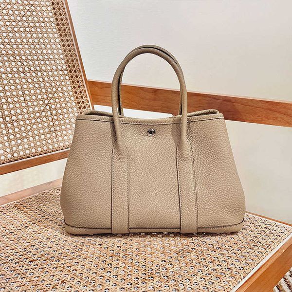 classic garden party tote bag baotou layer cowhide casual simple handbag large capacity lightweight bridal wedding gift lnjf
classic garden party tote bag baotou layer cowhide casual simple handbag large capacity lightweight bridal wedding gift lnjf