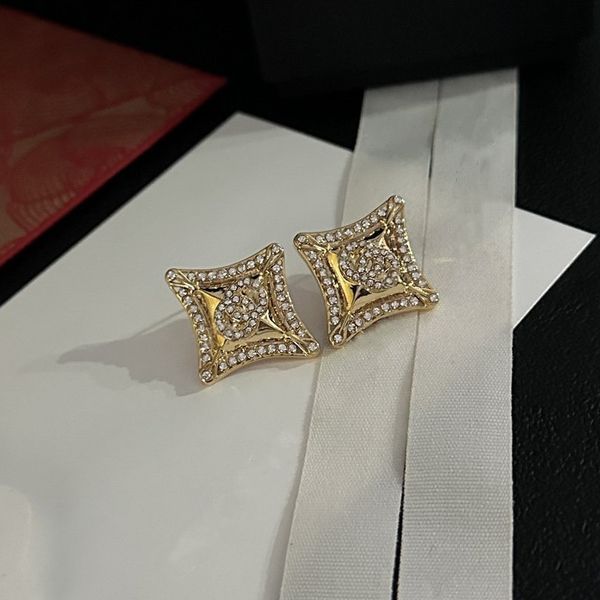 18k gold plated designers brand earrings designer letter ear stud women crystal pearl geometric earring for wedding party jewerlry accessori, Golden;silver
18k gold plated designers brand earrings designer letter ear stud women crystal pearl geometric earring for wedding party jewerlry accessori, Golden;silver