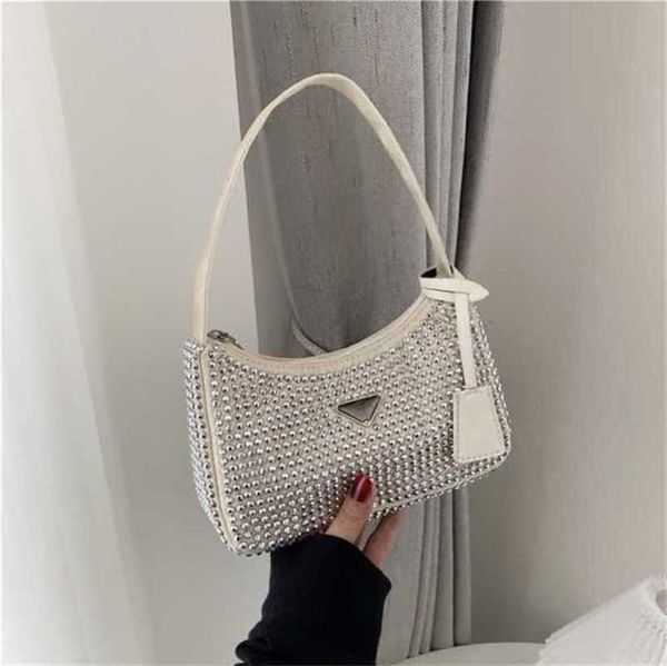 2023 new luxury bags red sky star rivet small fresh hand shoulder trend
2023 new luxury bags red sky star rivet small fresh hand shoulder trend
