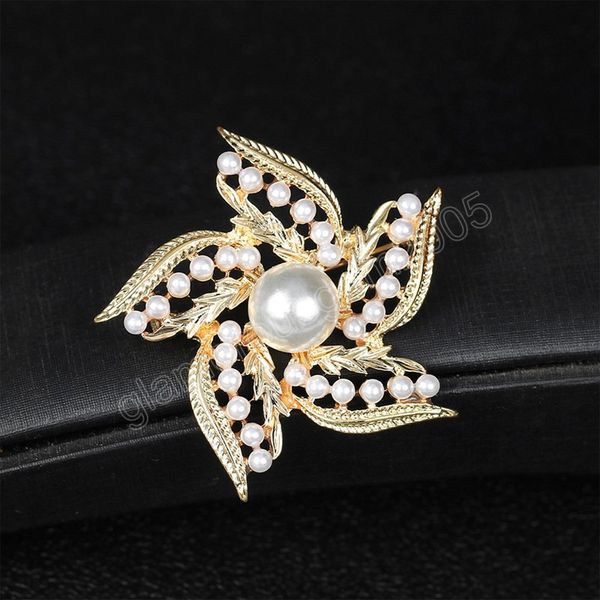 new creative luxury pearl brooches pins for women elegant snowflakes flower accessories lady wedding party gift, Gray 
new creative luxury pearl brooches pins for women elegant snowflakes flower accessories lady wedding party gift, Gray