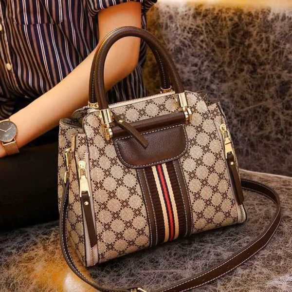 luxury designer factory direct sales premium french 2023 new versatile crossbody fashion women's handbag bucket bag
luxury designer factory direct sales premium french 2023 new versatile crossbody fashion women's handbag bucket bag
