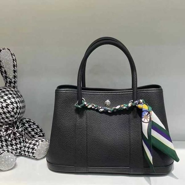 classic garden party tote bag 2023 new layer cowhide ribbed leather 30cm genuine handbag versatile one shoulder crossbody women's nrds
classic garden party tote bag 2023 new layer cowhide ribbed leather 30cm genuine handbag versatile one shoulder crossbody women's nrds