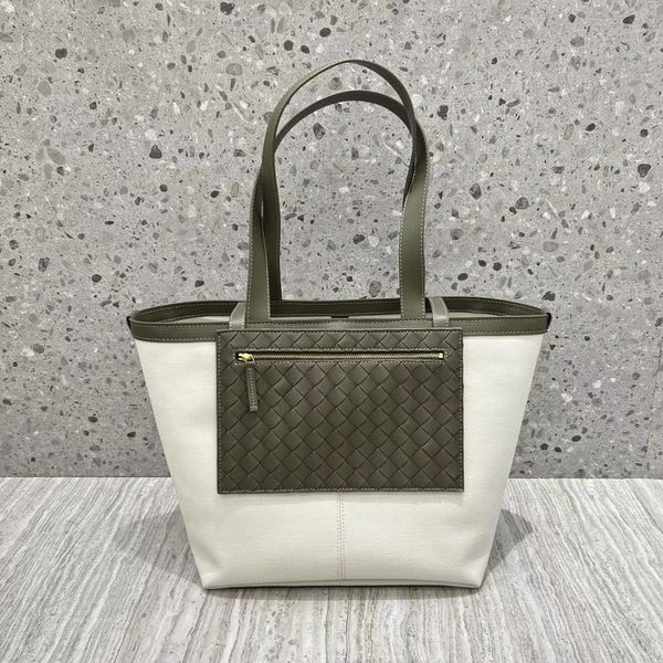 2023 classic large new flip flap tote bag ladies fashion texture large capacity shopping bag baguette original design canvas stitching garba
2023 classic large new flip flap tote bag ladies fashion texture large capacity shopping bag baguette original design canvas stitching garba