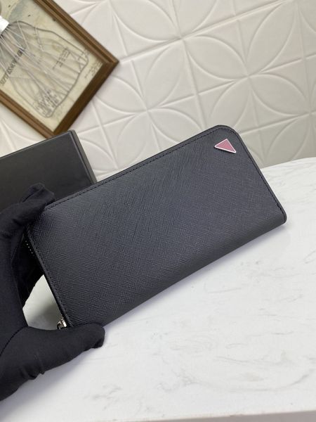 mens women designer wallets luxurys triangle mark purses high-quality fashion stylist card holder classic metal letters long slim clutch bag, Red;black
mens women designer wallets luxurys triangle mark purses high-quality fashion stylist card holder classic metal letters long slim clutch bag, Red;black