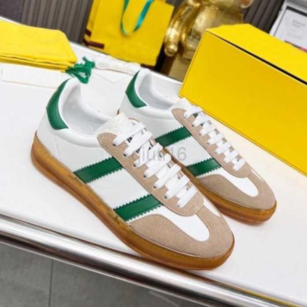 dress shoes 2023 original casual shoes men's and women's fashion black and white rubber-backed men's pink velvet sneakers pla
dress shoes 2023 original casual shoes men's and women's fashion black and white rubber-backed men's pink velvet sneakers pla