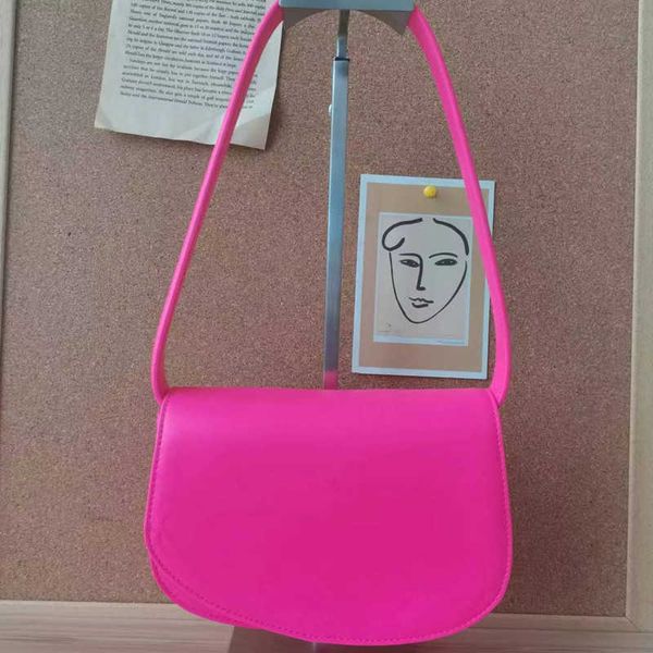 bag 2023 designer small design diesels new d letter single shoulder oblique cross underarm fashion handbag saddle square ajir
bag 2023 designer small design diesels new d letter single shoulder oblique cross underarm fashion handbag saddle square ajir