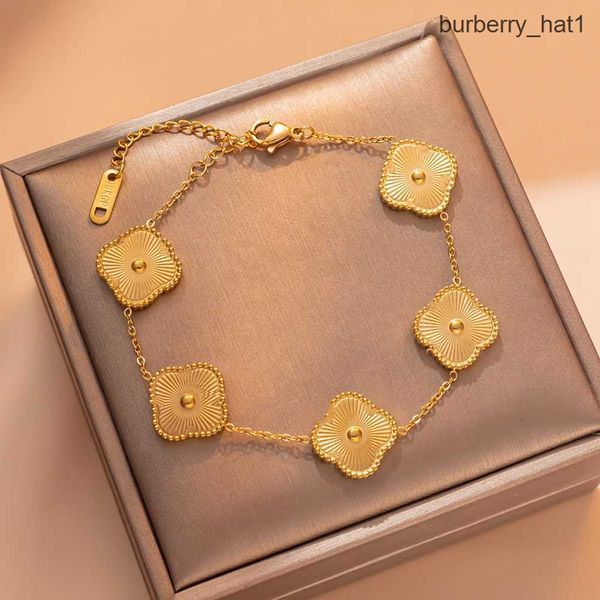 luxury designer bracelet four leaf clover charm bracelets for woman elegant fashion 18k gold shell chain mother women girls holiday birthday, Black 
luxury designer bracelet four leaf clover charm bracelets for woman elegant fashion 18k gold shell chain mother women girls holiday birthday, Black