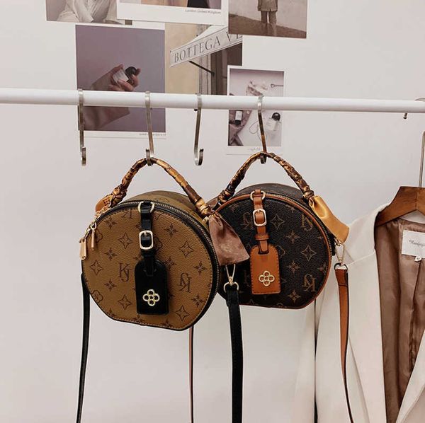 2023 new luxury designer factory direct sales small women's simple one shoulder crossbody french round cake old flower bag handbags
2023 new luxury designer factory direct sales small women's simple one shoulder crossbody french round cake old flower bag handbags
