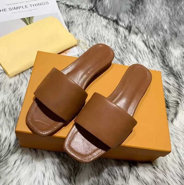 women logo slippers revival flat mules shoes 2021ss monograms embossed slides sandals designer black pink orange blue waterfront brown white
women logo slippers revival flat mules shoes 2021ss monograms embossed slides sandals designer black pink orange blue waterfront brown white