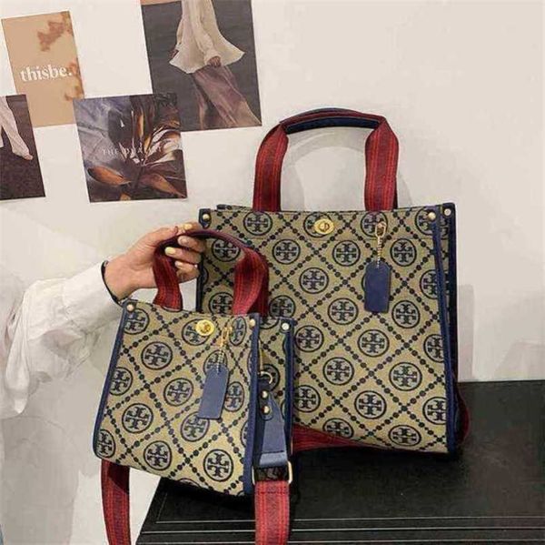 2023 new luxury bags portable canvas shoulder messenger printed letter college student
2023 new luxury bags portable canvas shoulder messenger printed letter college student